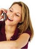 Jeune fille au téléphone.