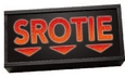 Panneau indiquant SROTIE au lieu de SORTIE.