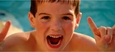 Un enfant à la piscine.