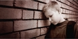 Enfant qui semble triste.