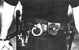 Ceinture d'un policier avec matraque et menottes.